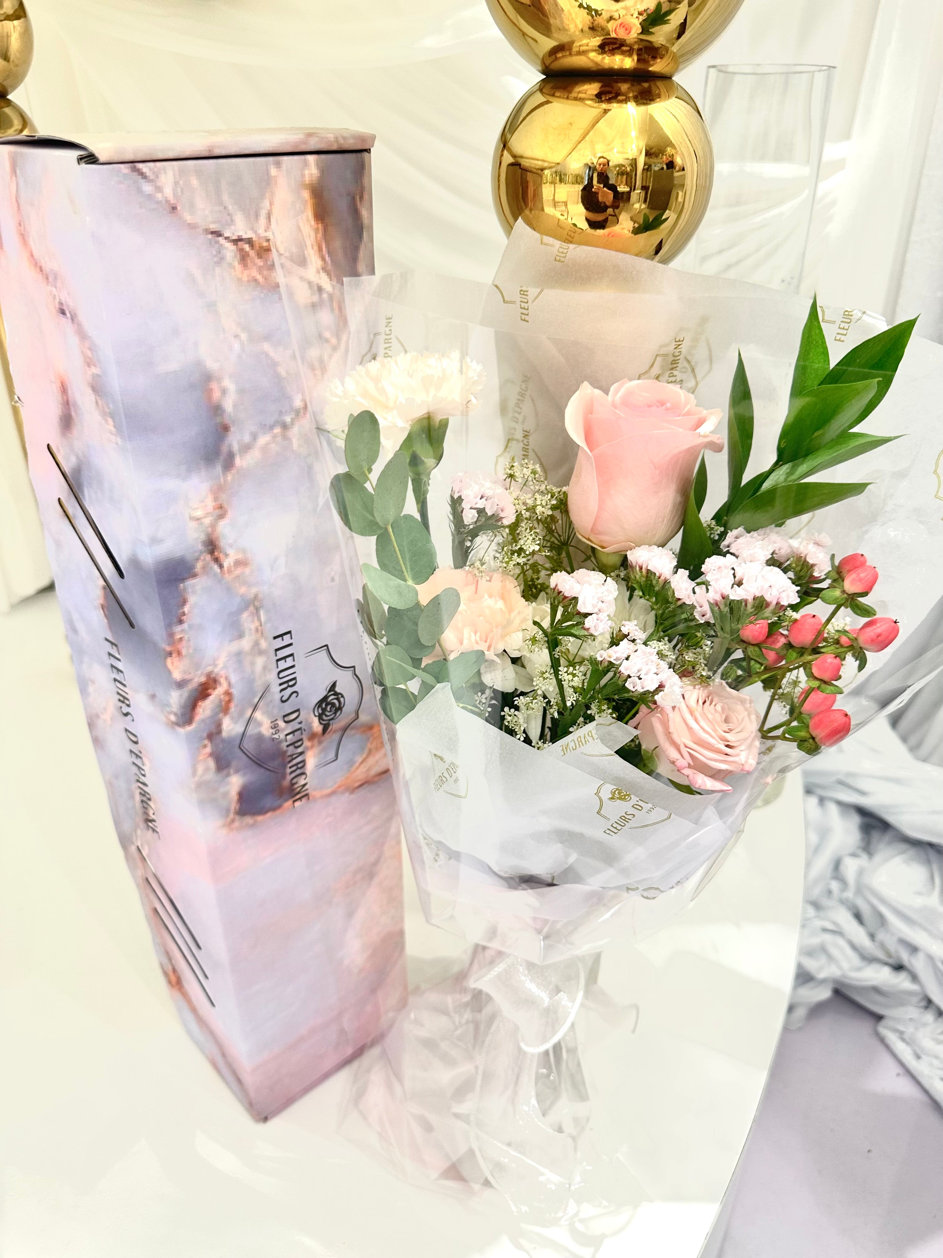 Lex Arrangement in Box - Fresh Flowers