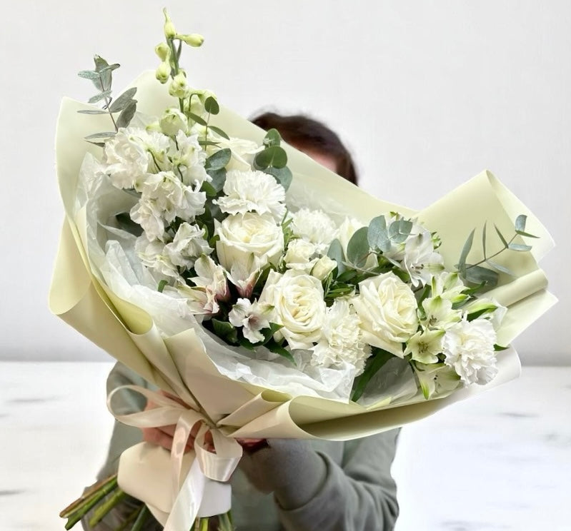 Giselle Arrangement - Fresh Flowers