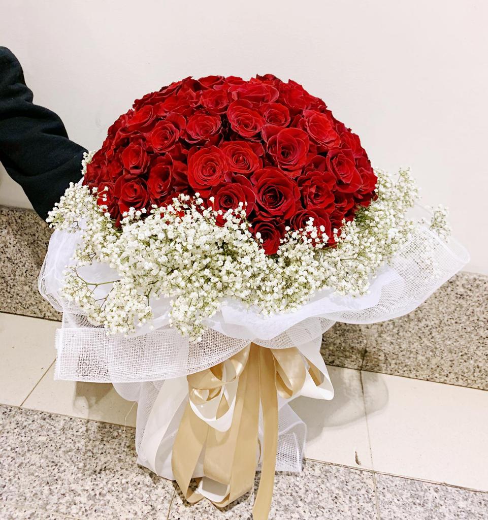 Red Velvet 99 with Baby's Breath - Fresh Flower
