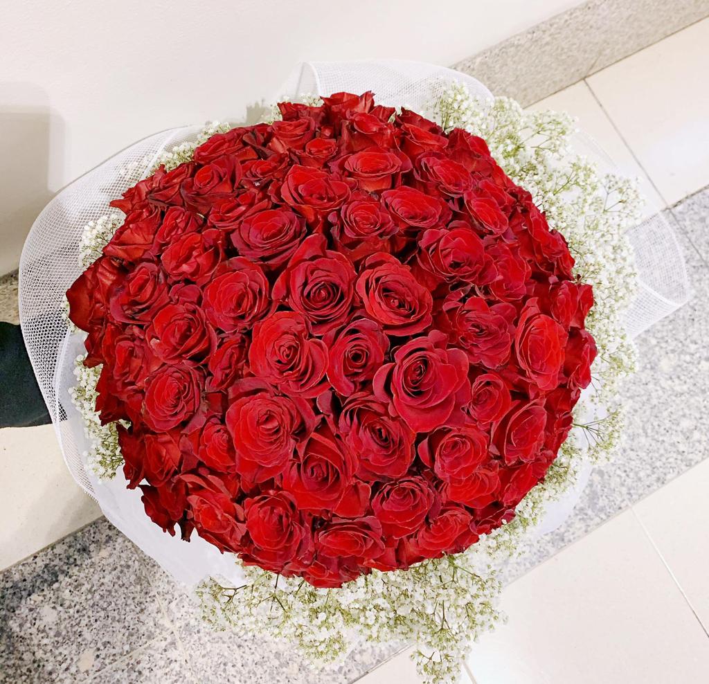 Red Velvet 99 with Baby's Breath - Fresh Flower