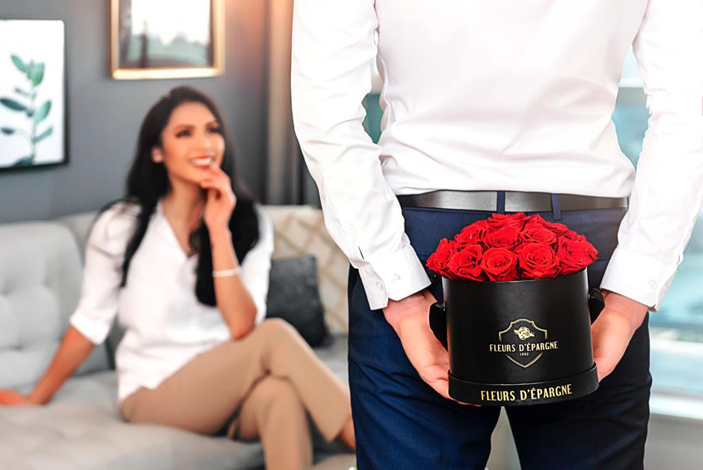 Romance Red in Classic Rose Bucket