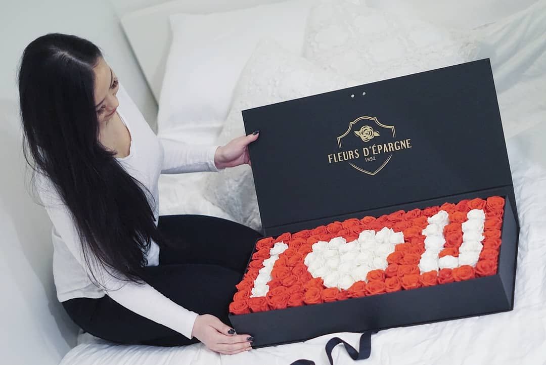 Ultimate Love Box - 100+ Roses