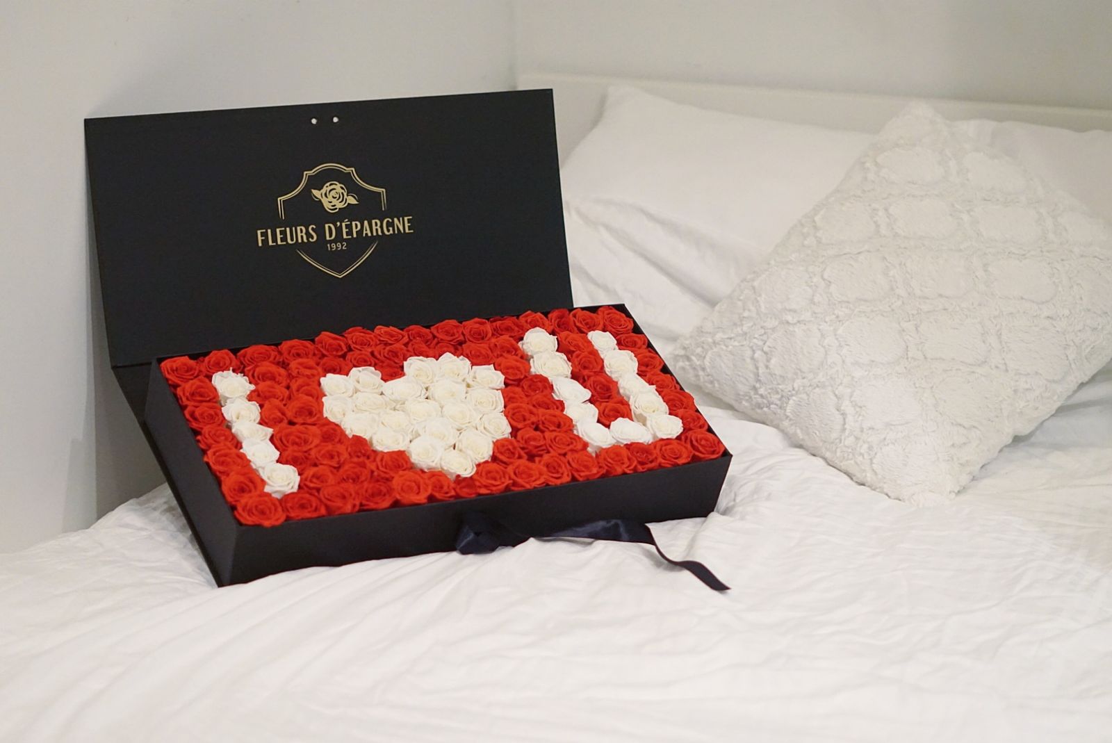 Ultimate Love Box - 100+ Roses