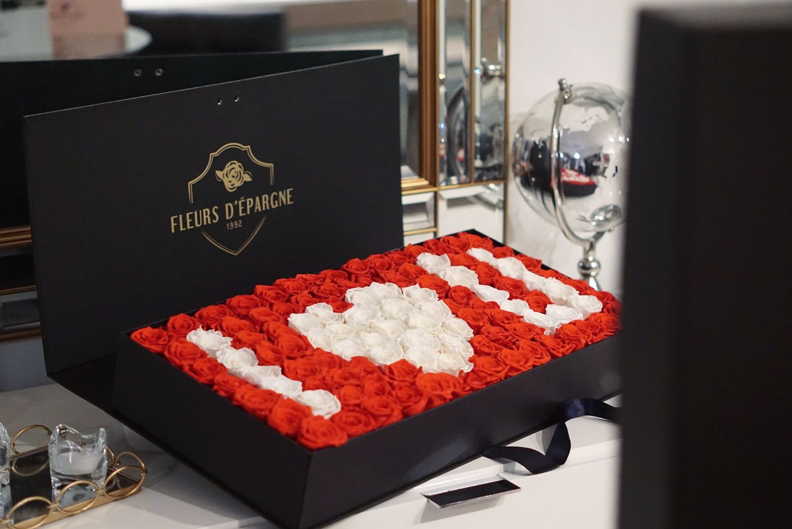 Ultimate Love Box - 100+ Roses