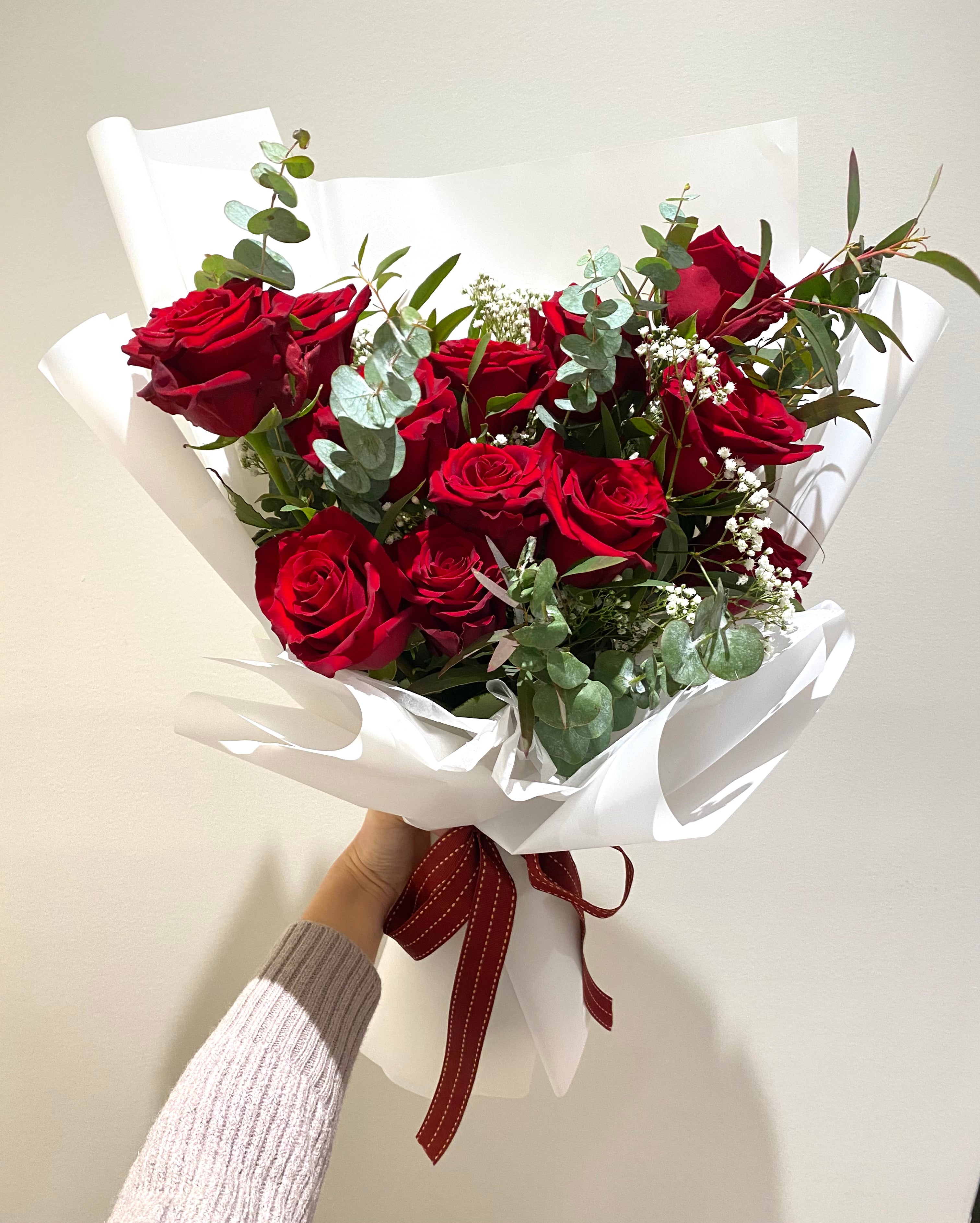 Classic Red Dozen Bouquet - Fresh Flowers