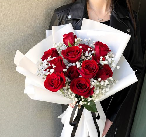 Red Rose Blooms Bouquet